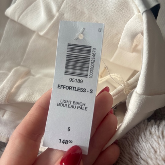 Aritzia effortless pants cream - Picture 4 of 4